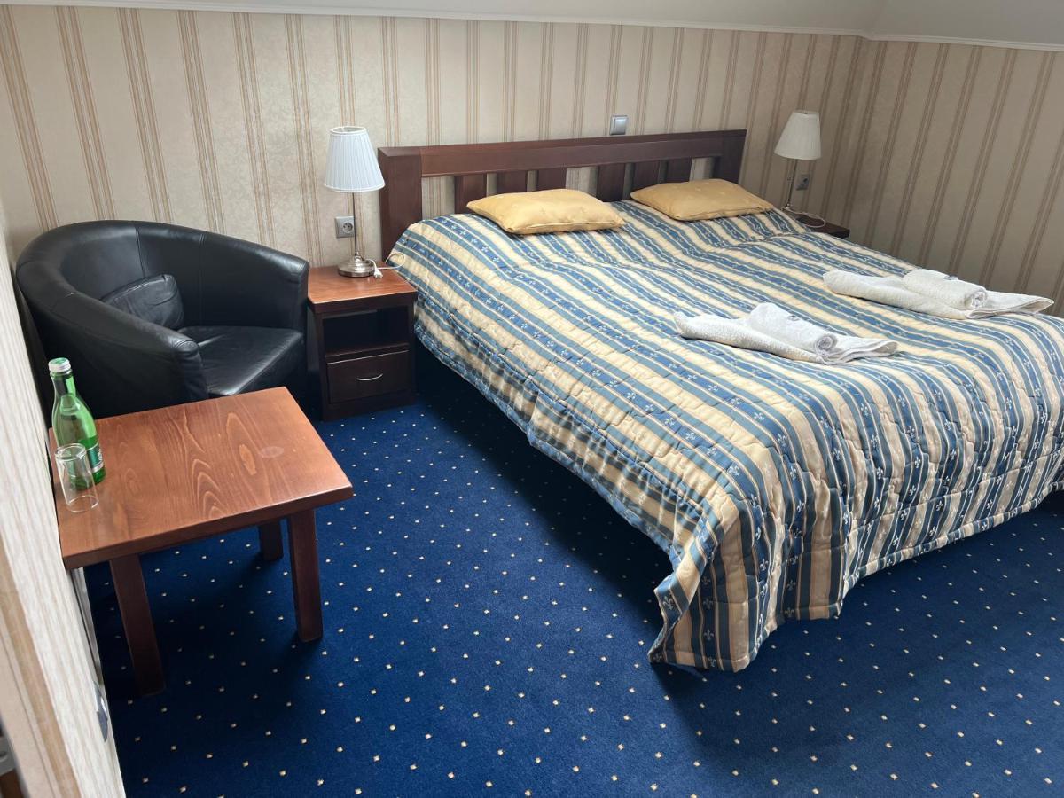 Hotel Krusnohorsky Dvur Cinovec Bagian luar foto
