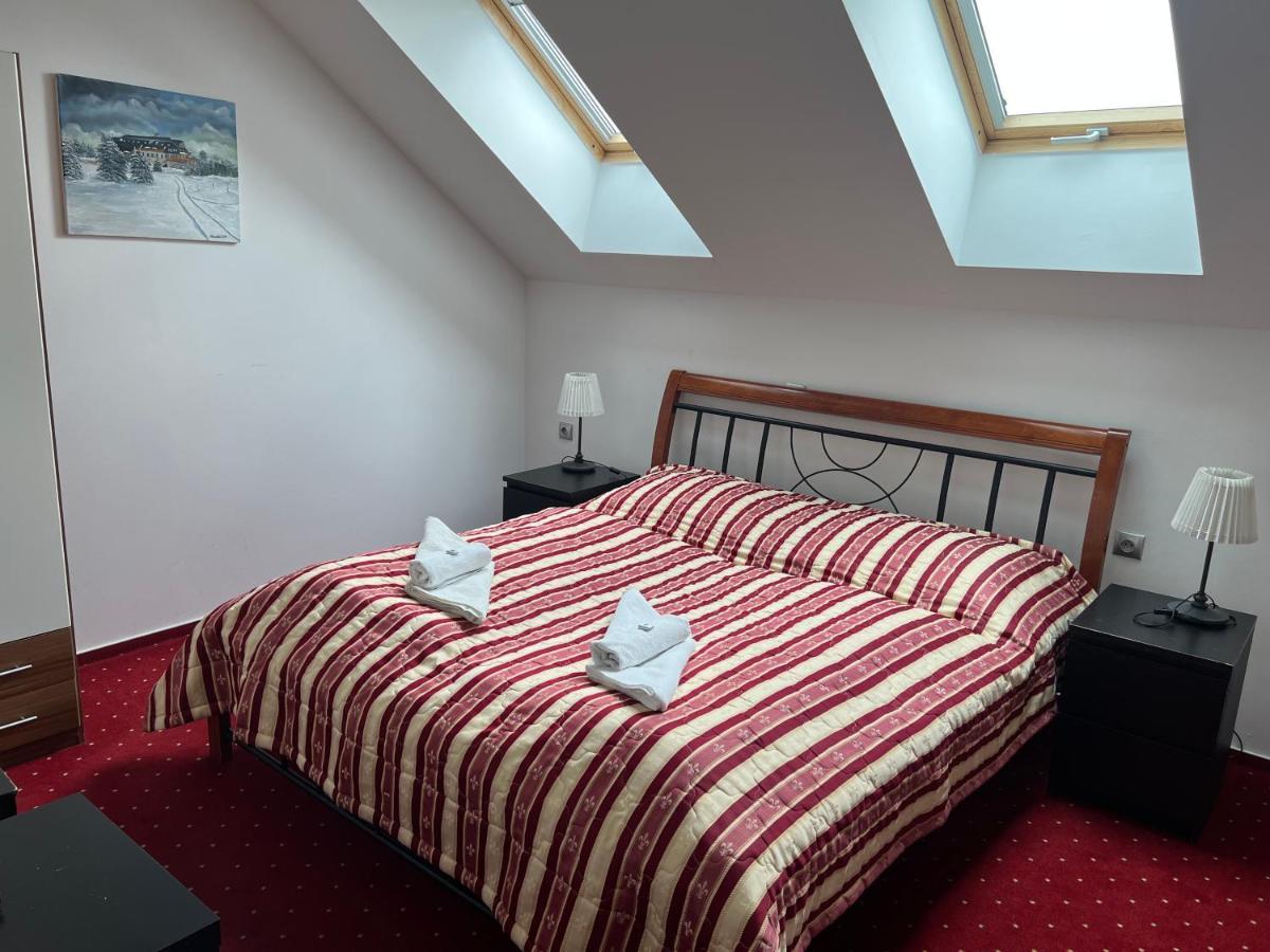 Hotel Krusnohorsky Dvur Cinovec Bagian luar foto