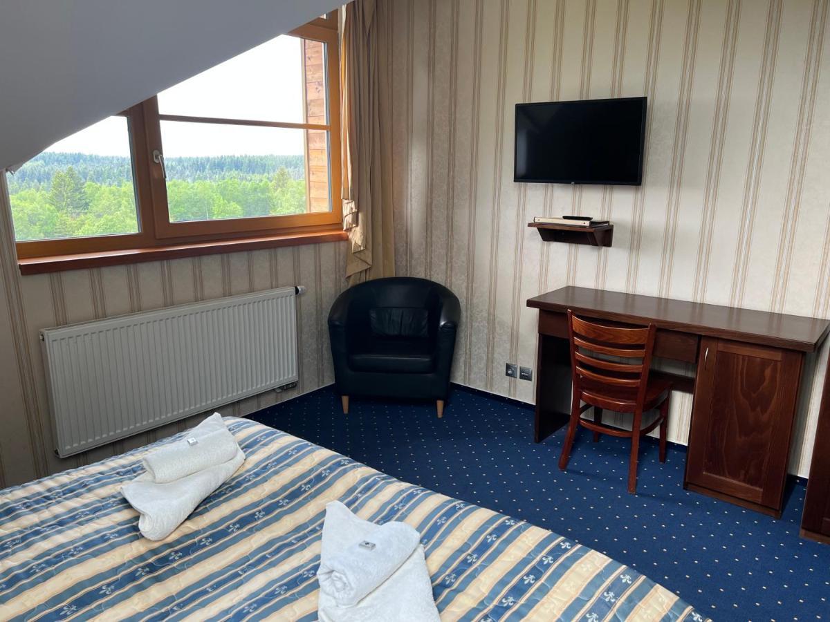 Hotel Krusnohorsky Dvur Cinovec Bagian luar foto