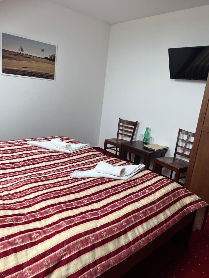 Hotel Krusnohorsky Dvur Cinovec Bagian luar foto