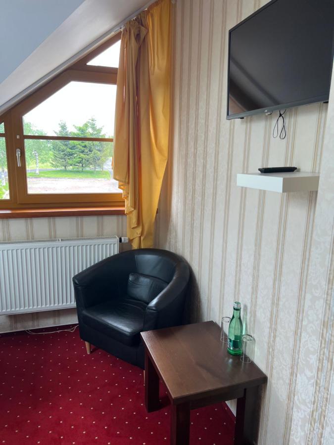 Hotel Krusnohorsky Dvur Cinovec Bagian luar foto