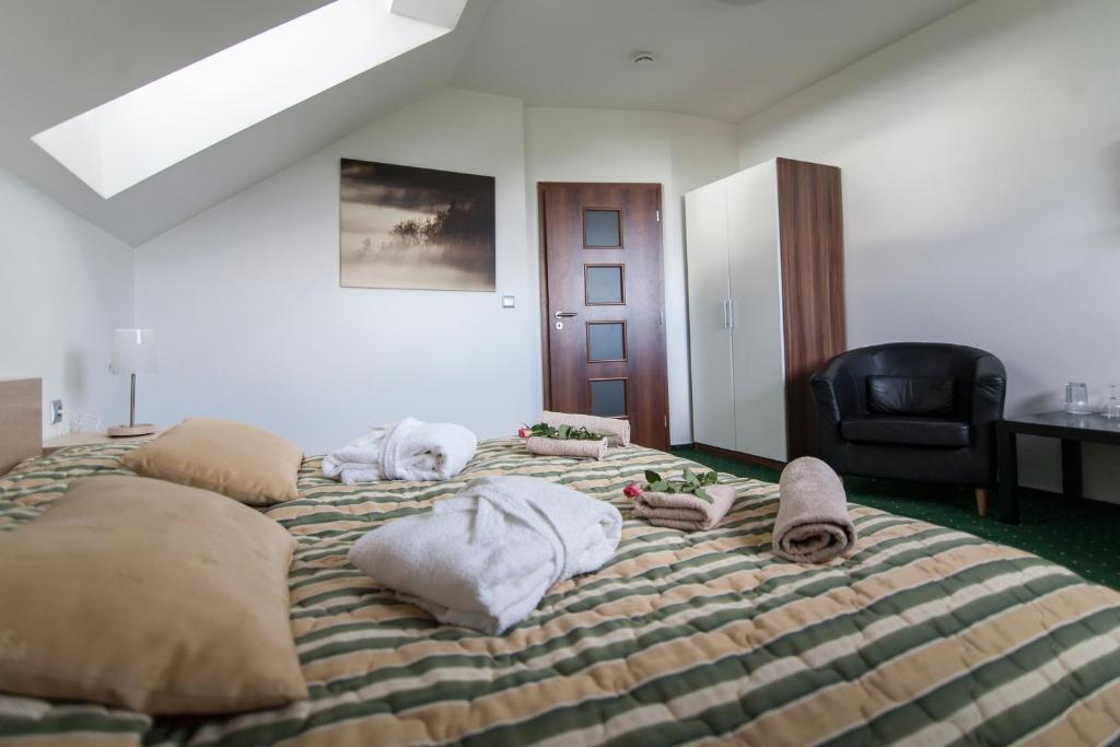 Hotel Krusnohorsky Dvur Cinovec Ruang foto