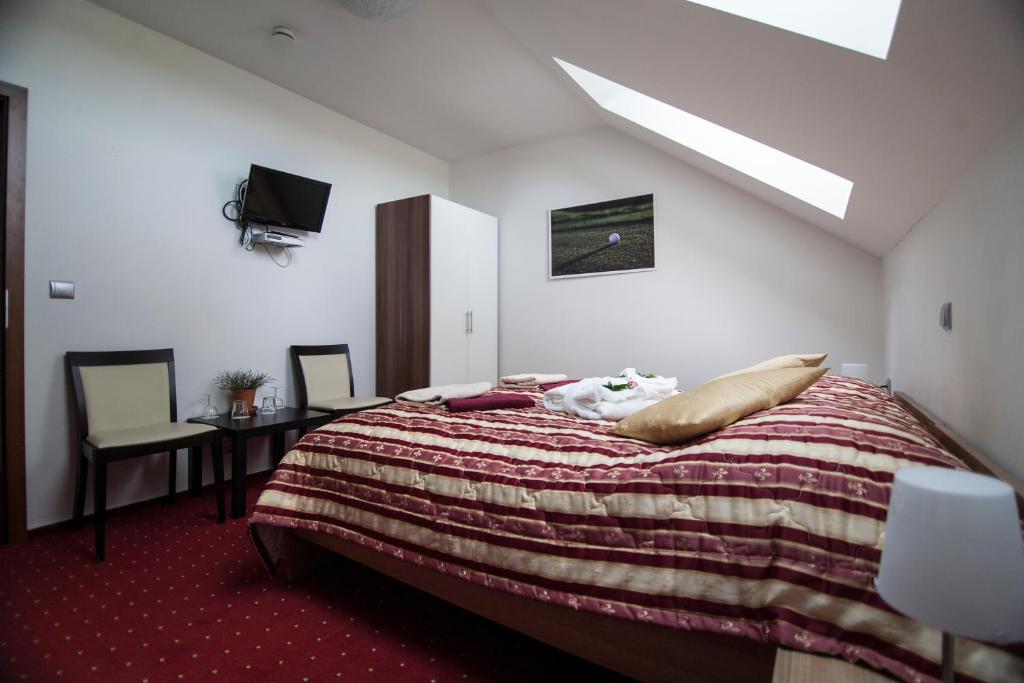 Hotel Krusnohorsky Dvur Cinovec Ruang foto