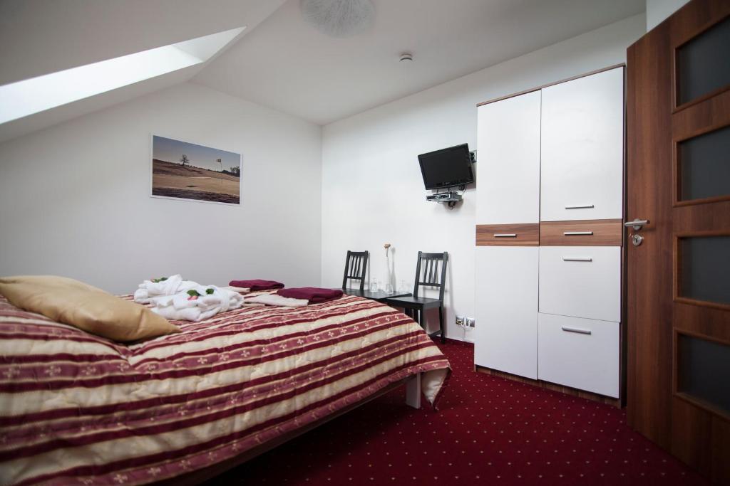 Hotel Krusnohorsky Dvur Cinovec Ruang foto