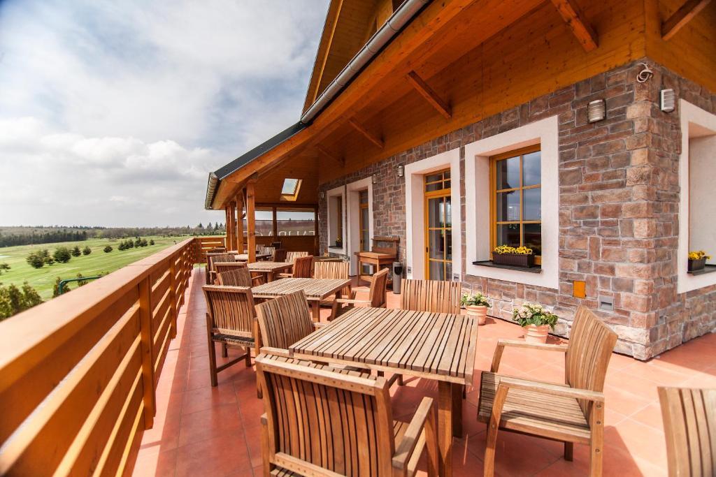 Hotel Krusnohorsky Dvur Cinovec Bagian luar foto
