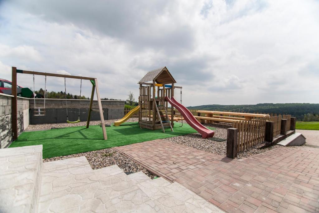 Hotel Krusnohorsky Dvur Cinovec Bagian luar foto