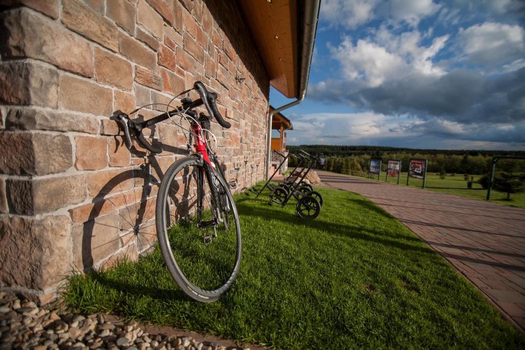 Hotel Krusnohorsky Dvur Cinovec Bagian luar foto