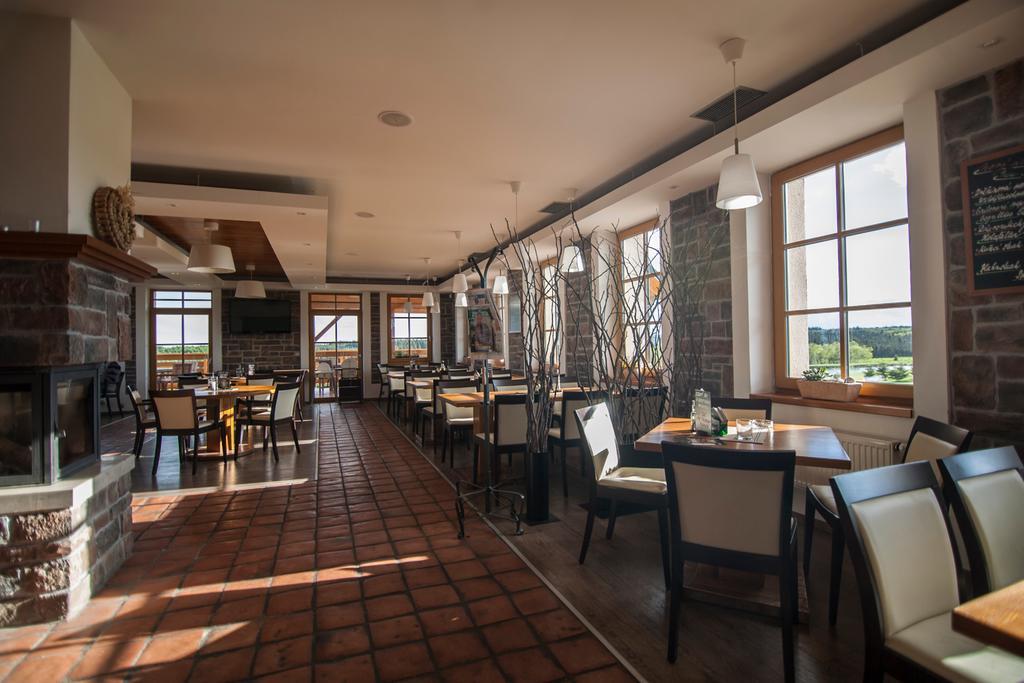 Hotel Krusnohorsky Dvur Cinovec Bagian luar foto