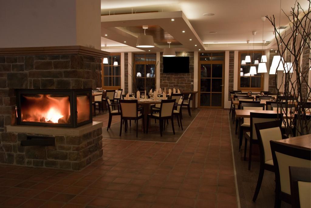 Hotel Krusnohorsky Dvur Cinovec Bagian luar foto