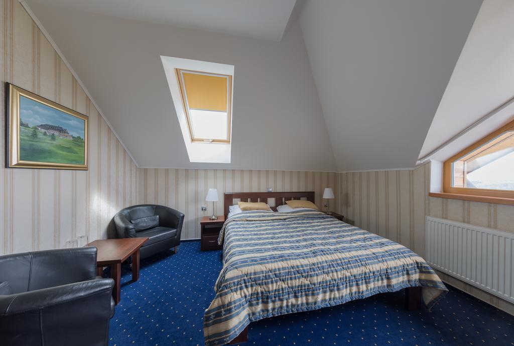 Hotel Krusnohorsky Dvur Cinovec Bagian luar foto