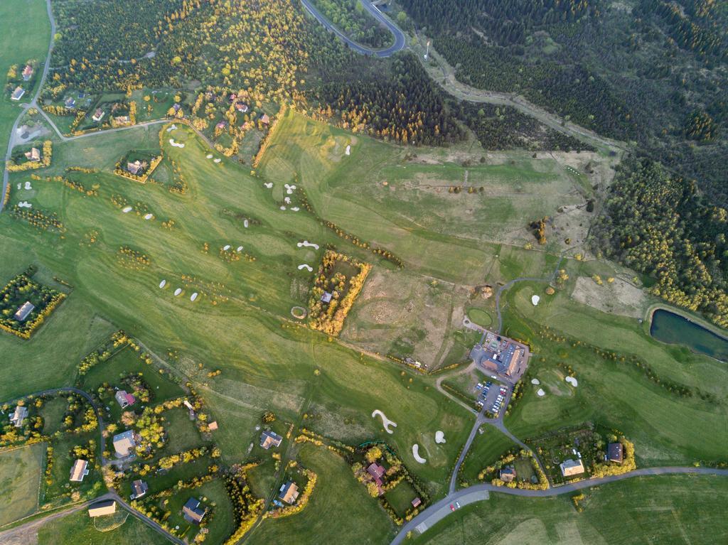 Hotel Krusnohorsky Dvur Cinovec Bagian luar foto