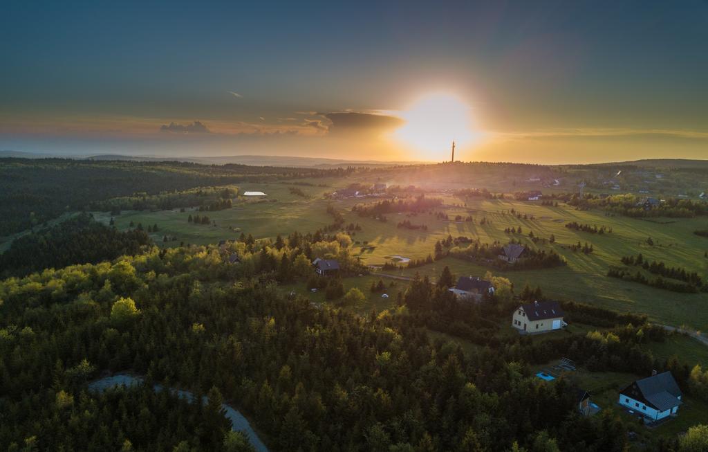 Hotel Krusnohorsky Dvur Cinovec Bagian luar foto