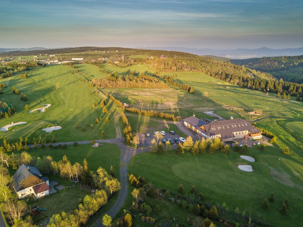 Hotel Krusnohorsky Dvur Cinovec Bagian luar foto
